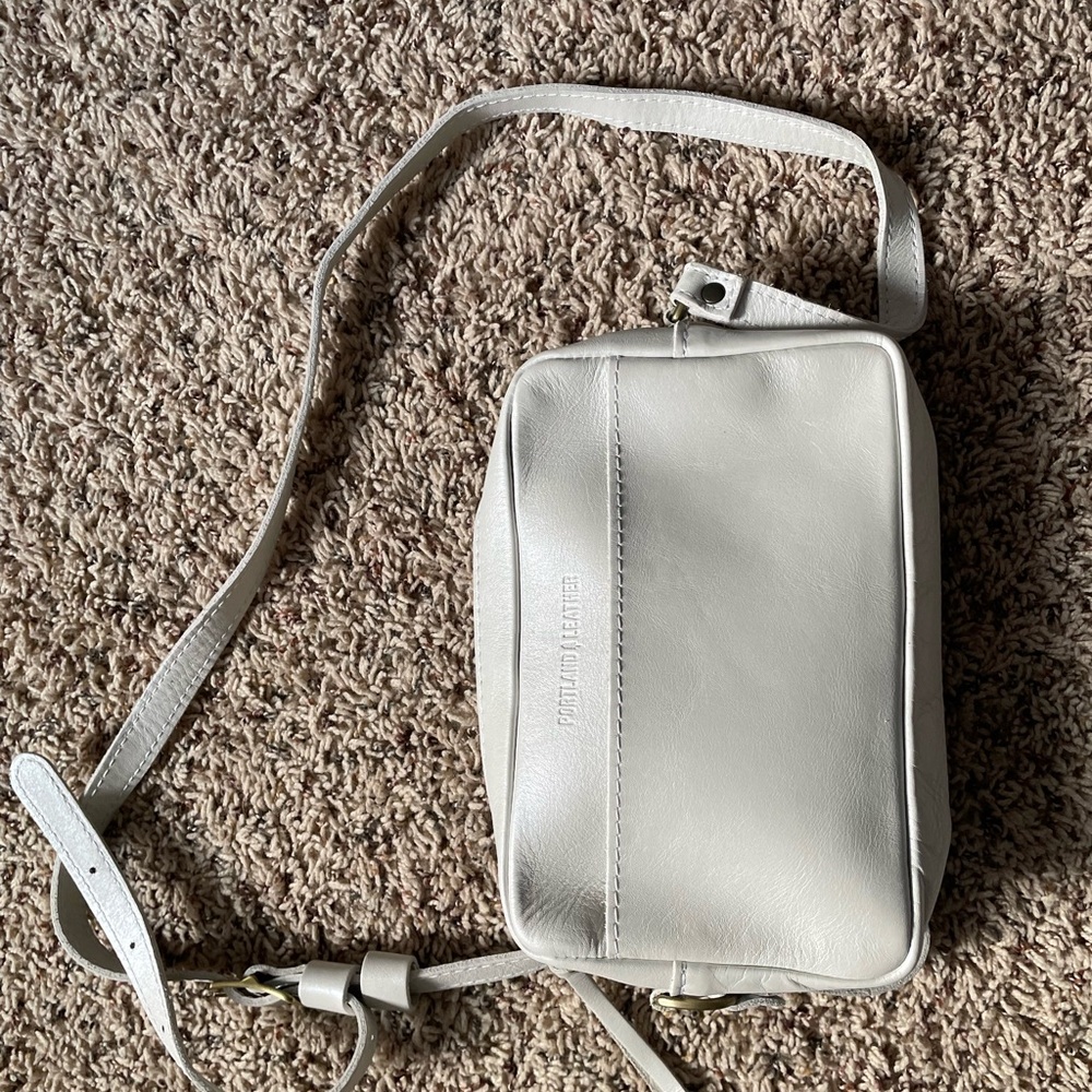 Portland Leather Pearl Large Camera Bag